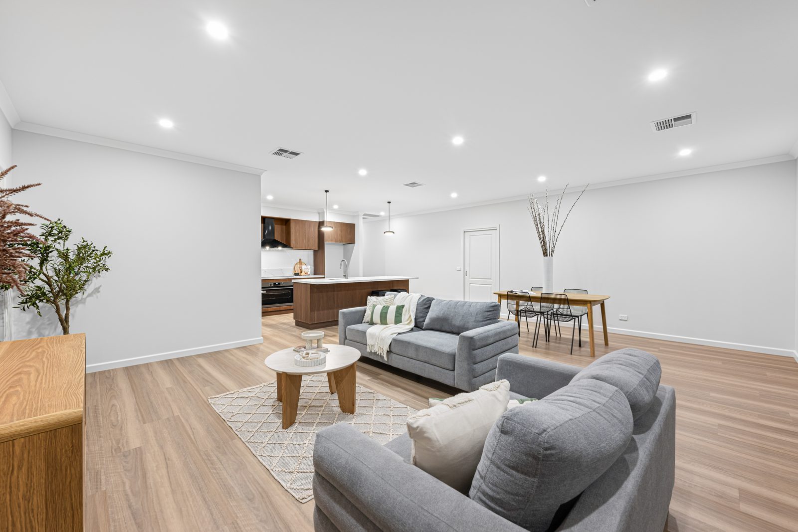 767 Etiwanda Ave — photo 13